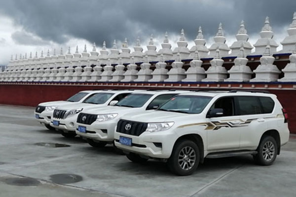 重慶市內包車帶司機一天多少錢 西安地址DkKJ5度放吉多？重慶市內租車遊玩費用多少？